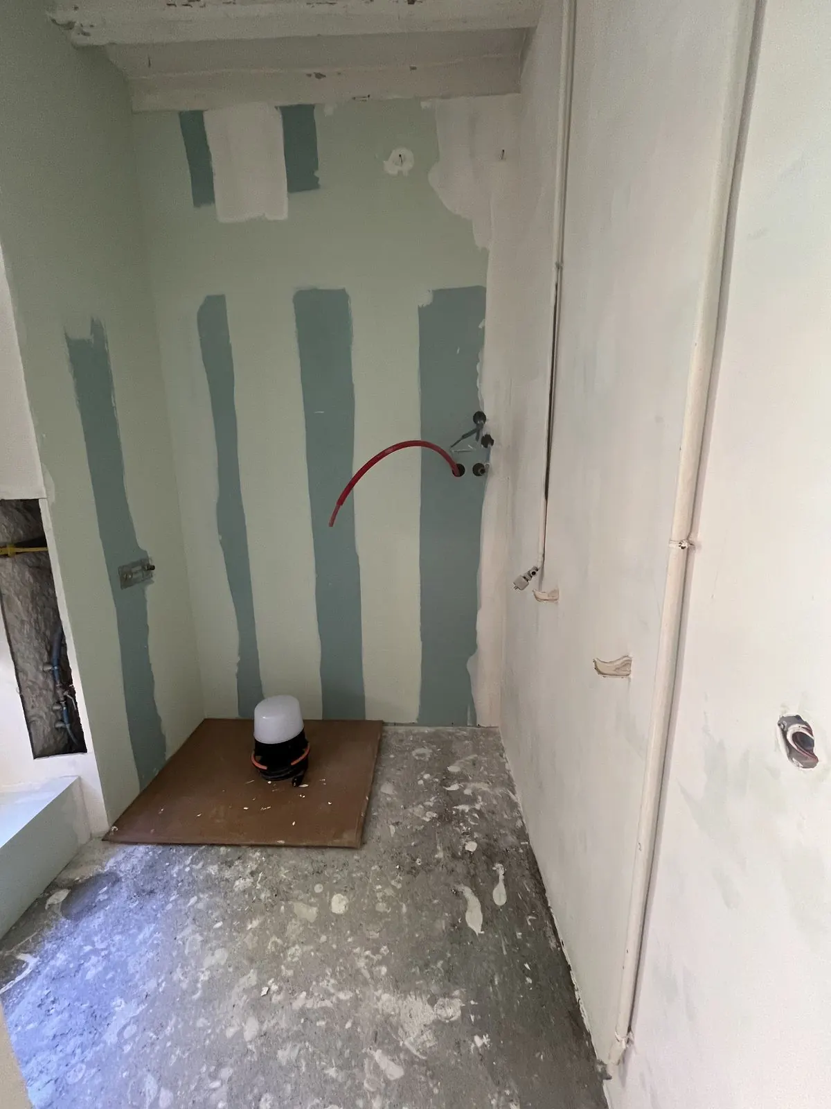 Placo hydrofuge BA13H salle de bain zone douche – plaquiste Tours